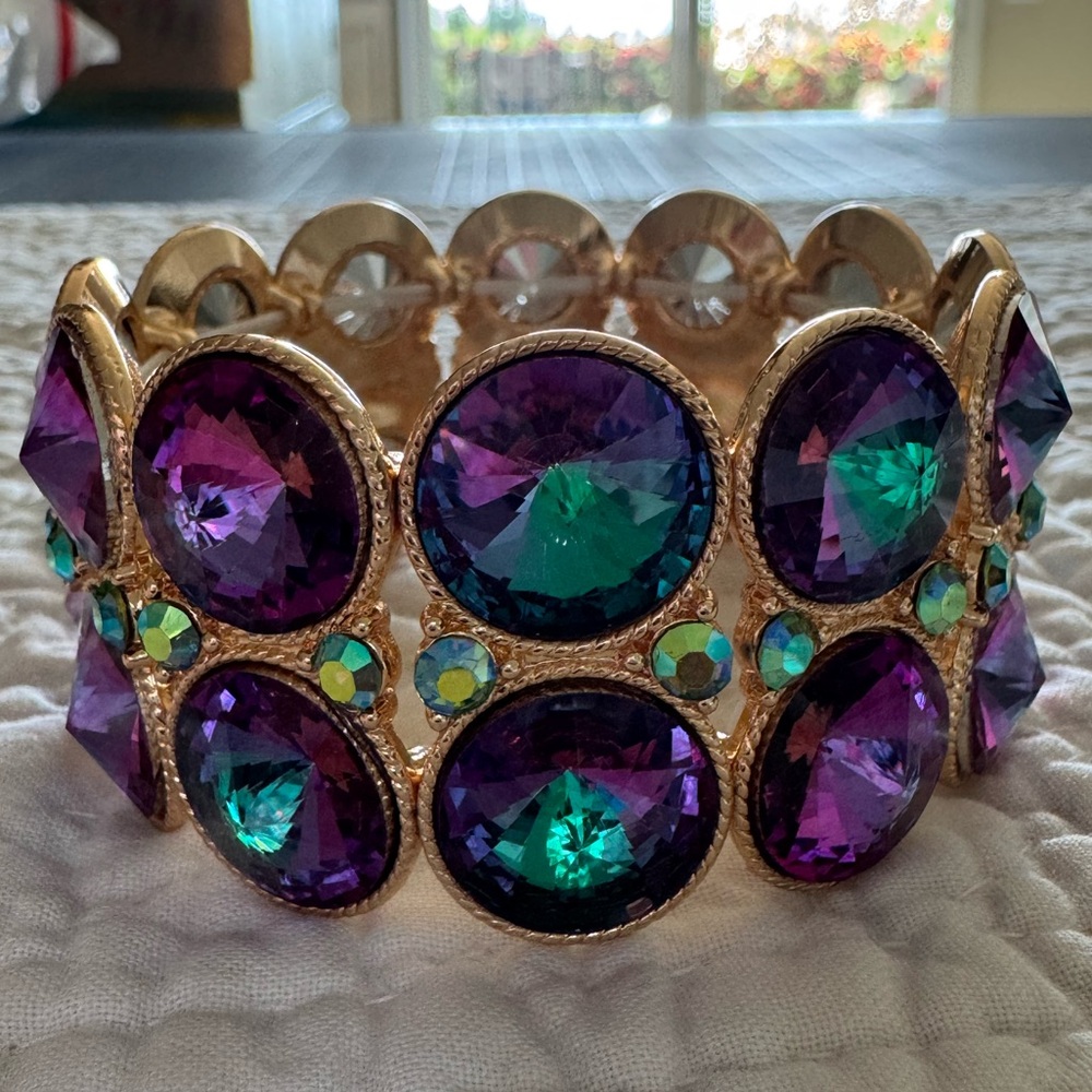 Jacqueline Kent gorgeous stretchy purple and blue crystals bracelet!! BRAND NEW!